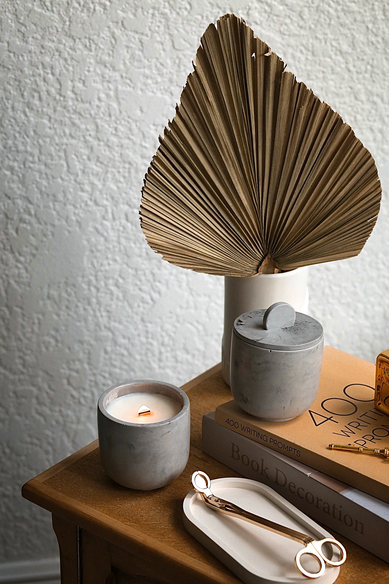 Subtle -Concrete Candle